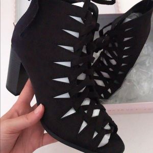 Size 9 faux suede caged lace up heel bootie